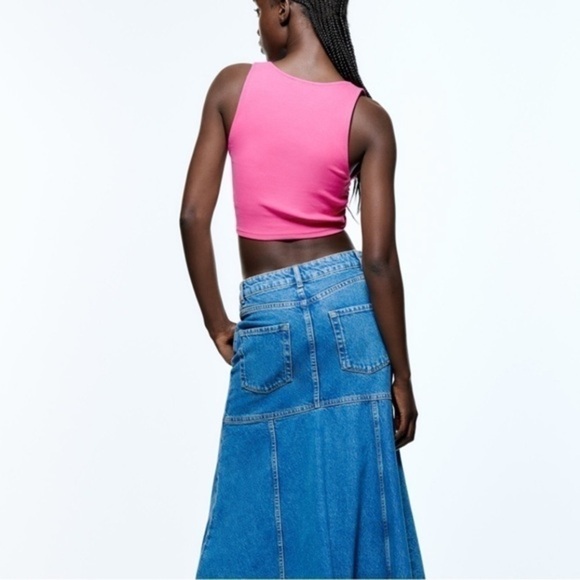 New Ribbed Front Ruched Crop Top - Picture 9 of 9